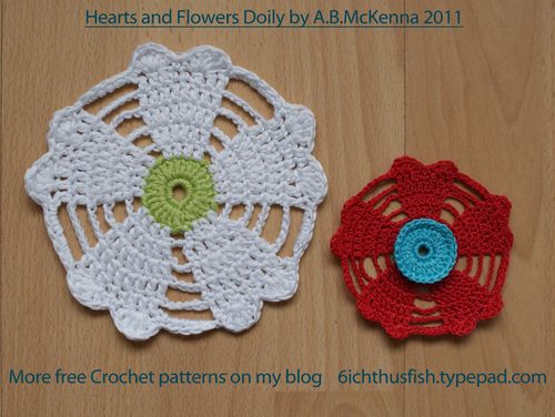 Hearts And Flowers Mini Doily